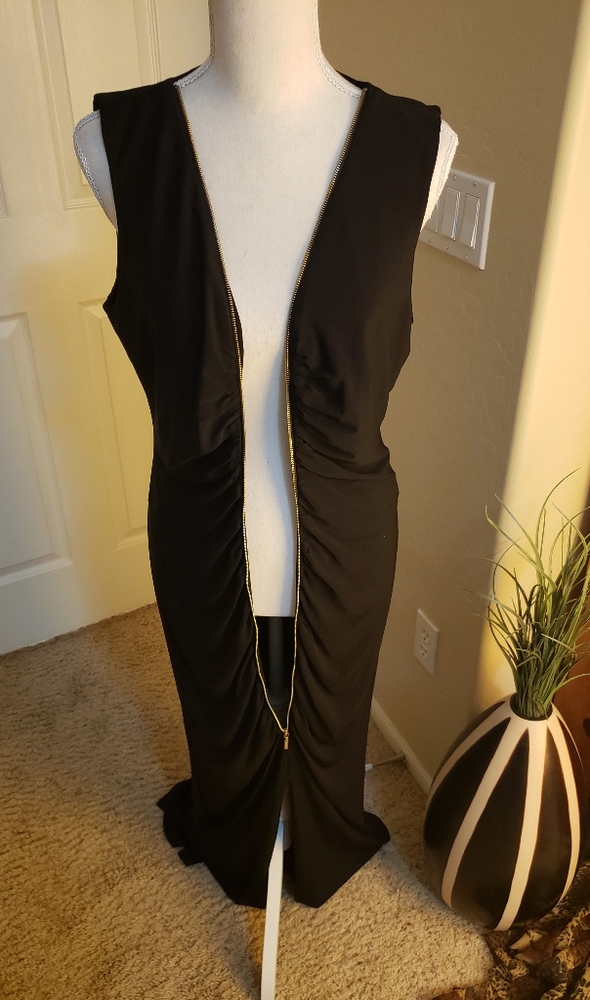 Dress - Picture 5 of 8